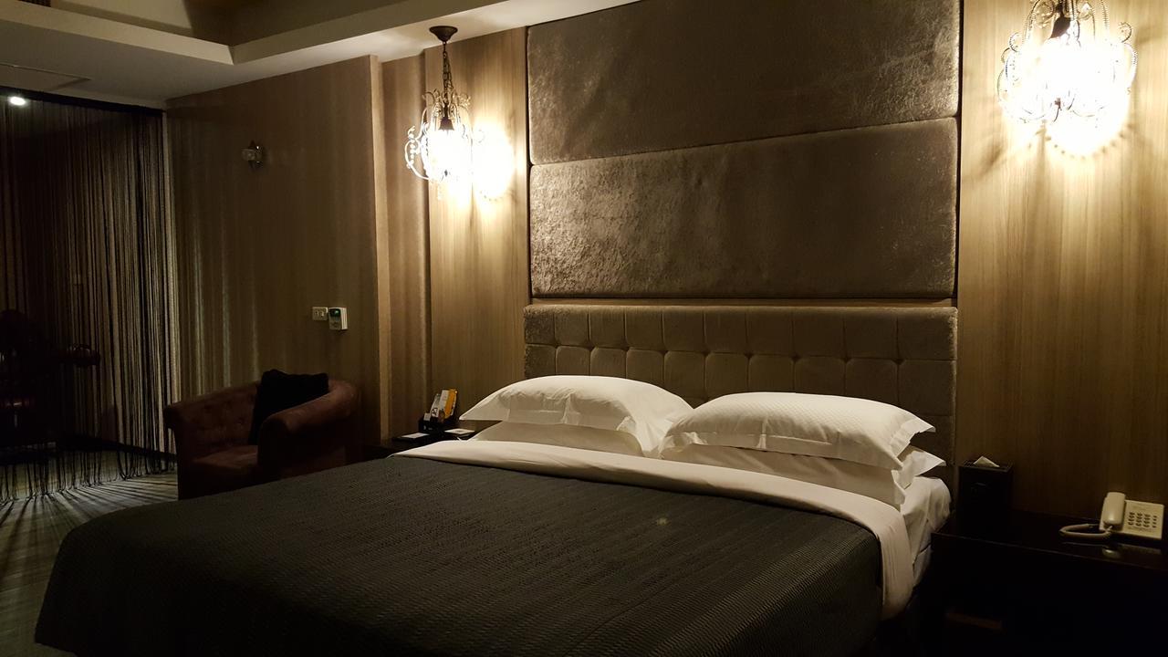 The Riverside Hotel & Motel Καοσιούνγκ Εξωτερικό φωτογραφία