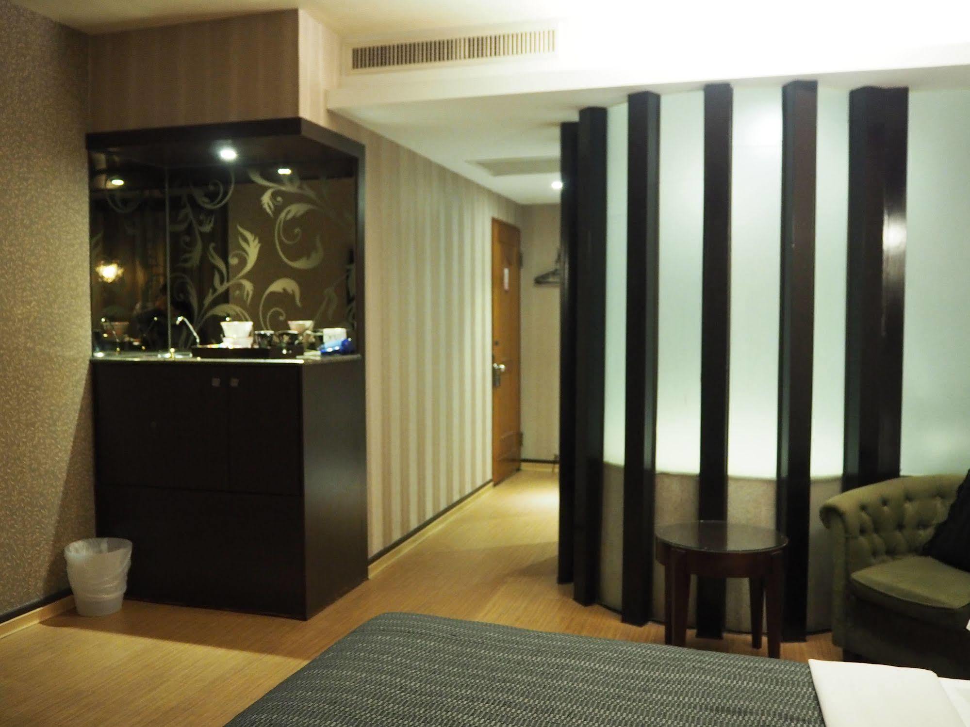 The Riverside Hotel & Motel Καοσιούνγκ Εξωτερικό φωτογραφία